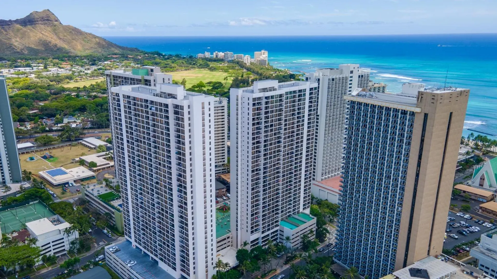 Free Parking Close To Waikiki Beach Pool & Hot Tub Honolulu
