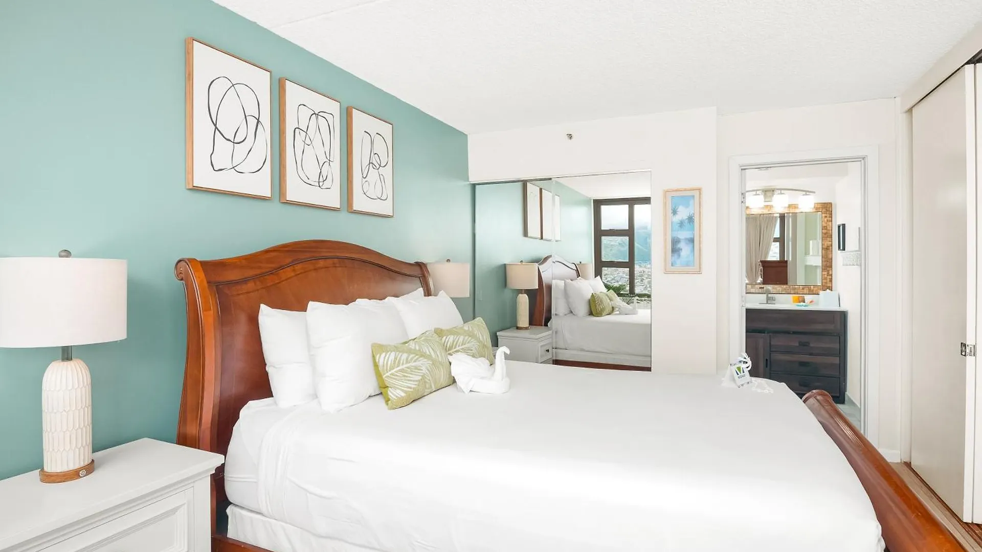 Free Parking Close To Waikiki Beach Pool & Hot Tub Honolulu 0*,