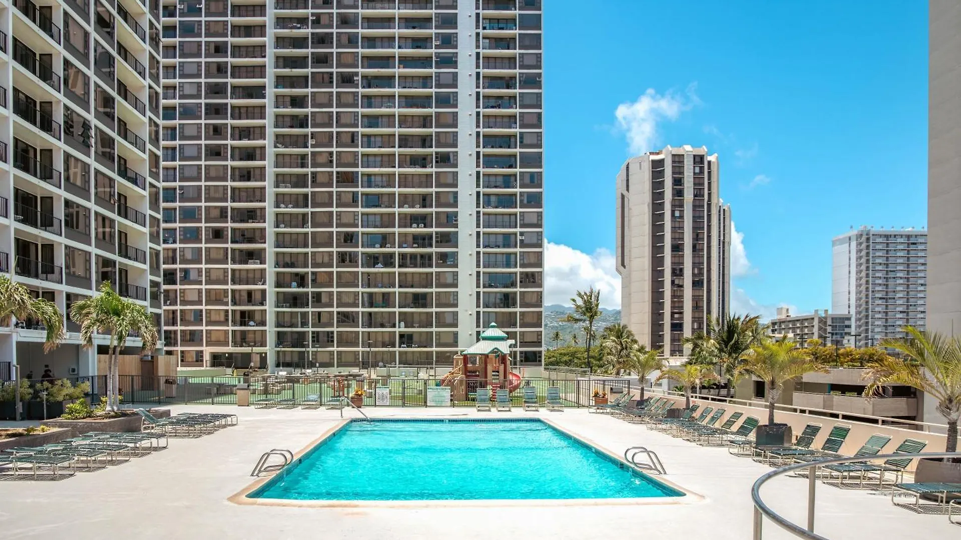 Free Parking Close To Waikiki Beach Pool & Hot Tub Honolulu